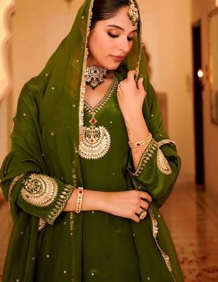 Floral embroidered green v neck chinon kurta set with trouser & dupatta 3