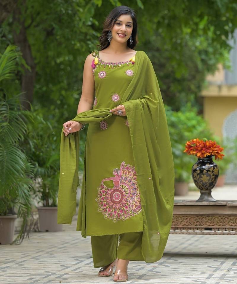 Floral embroidered green round neck pure cotton kurta set with trouser & dupatta