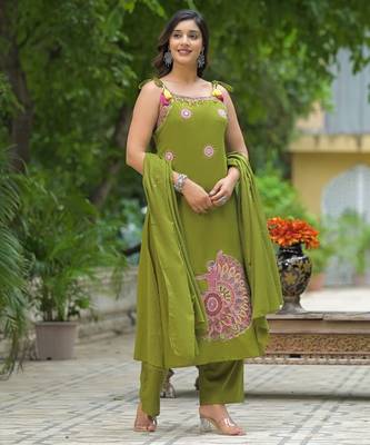 Floral embroidered green round neck  cotton kurta set with trouser & dupatta 2
