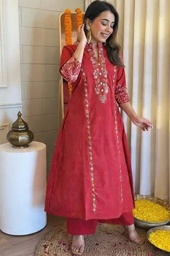 Floral embroidered pink round neck pure cotton kurta set with trouser