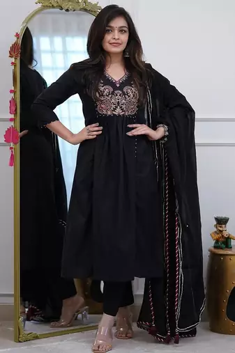 Floral embroidered black v neck pure cotton kurta set with trouser & dupatta