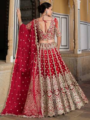 red zari work net bridal lehenga set choli with dupatta with dupatta 6