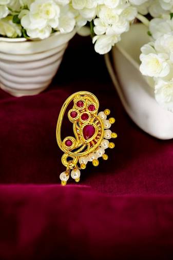 Gold plated paisley design clip on nose pin