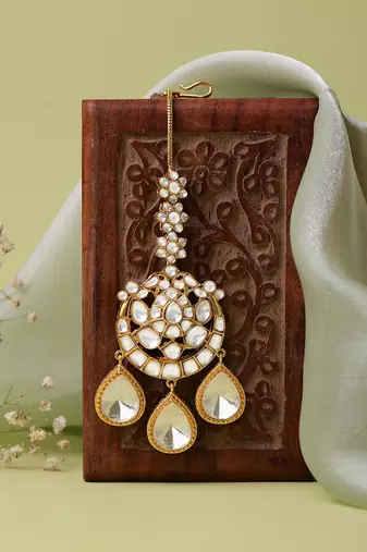 Gold Plated Kundan Maang Tikka