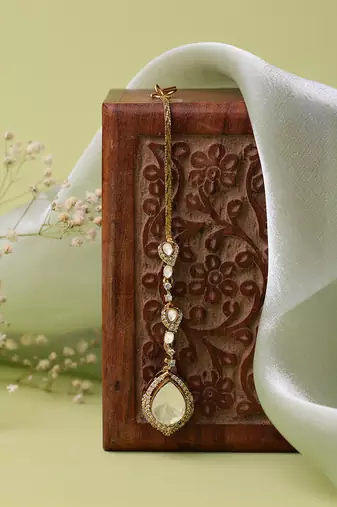 Gold Plated Kundan Maang Tikka