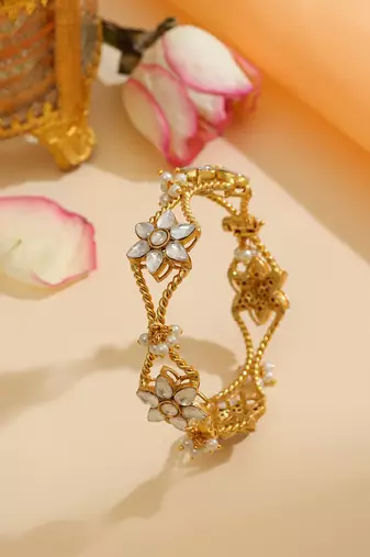 Gold Plated Kundan White Stone Bangle