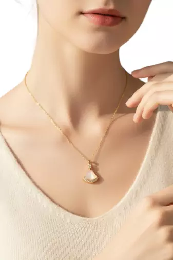 Gold plated monalisa cz pendant chain
