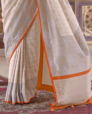 off white poly viscose silk blend checks kanjeevaram zari weaving saree 4