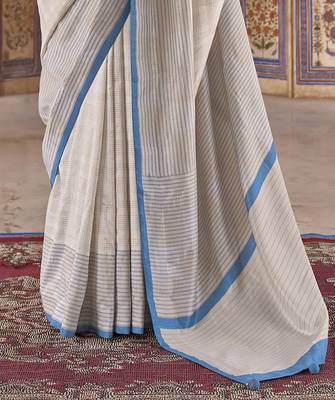 off white poly viscose silk blend checks kanjeevaram zari weaving saree 4