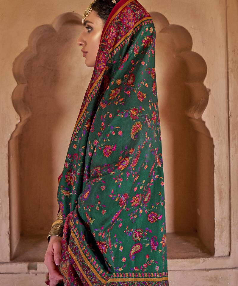  green soft silk blend floral and paisley printed kashmiri jamewar saree