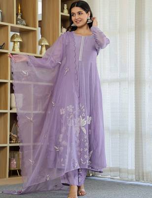 Lavender chanderi silk heavy thread embroidery work kurta pant set 1
