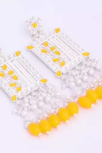 Kundan type zumka earring for girls