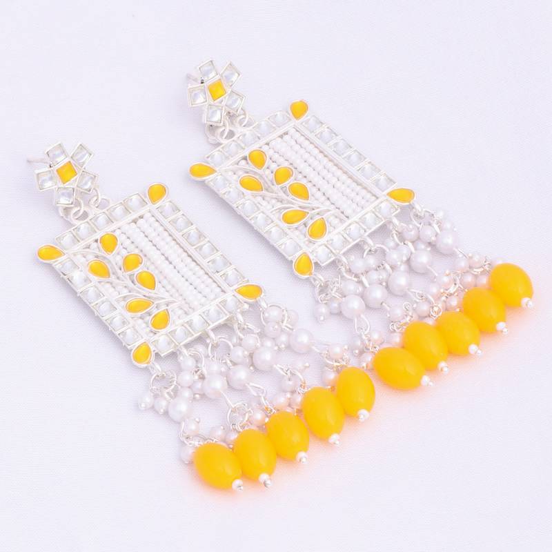 Kundan type zumka earring for girls