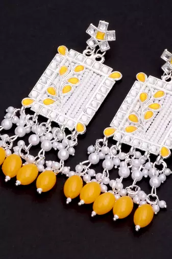Kundan type zumka earring for girls