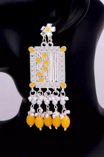 Kundan type zumka earring for girls