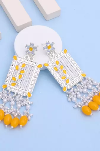 Kundan type zumka earring for girls