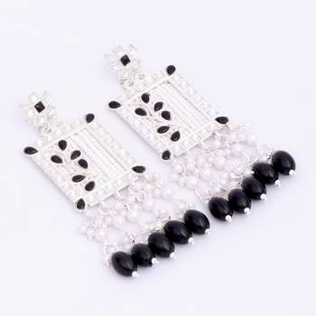 Kundan type zumka earring for girls 1