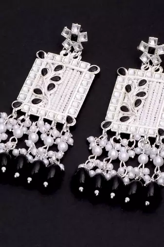 Kundan type zumka earring for girls