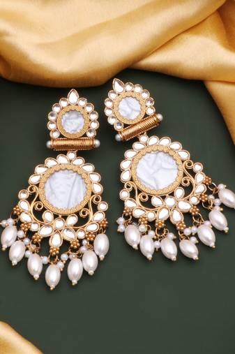 Kundan type zumka earring for girls