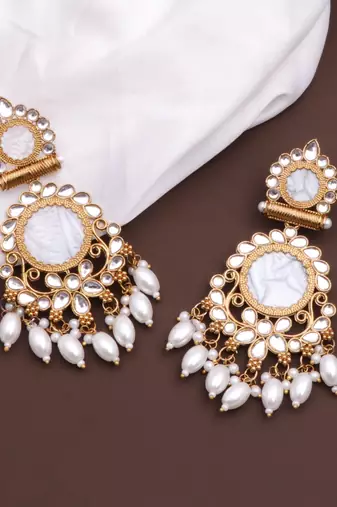 Kundan type zumka earring for girls