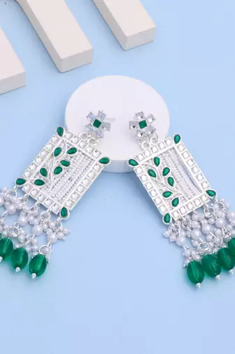 Kundan type zumka earring for girls