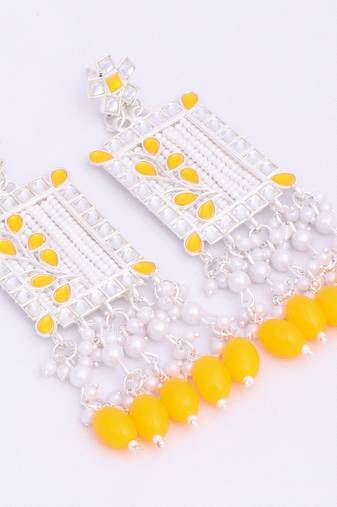 Kundan type zumka earring for girls