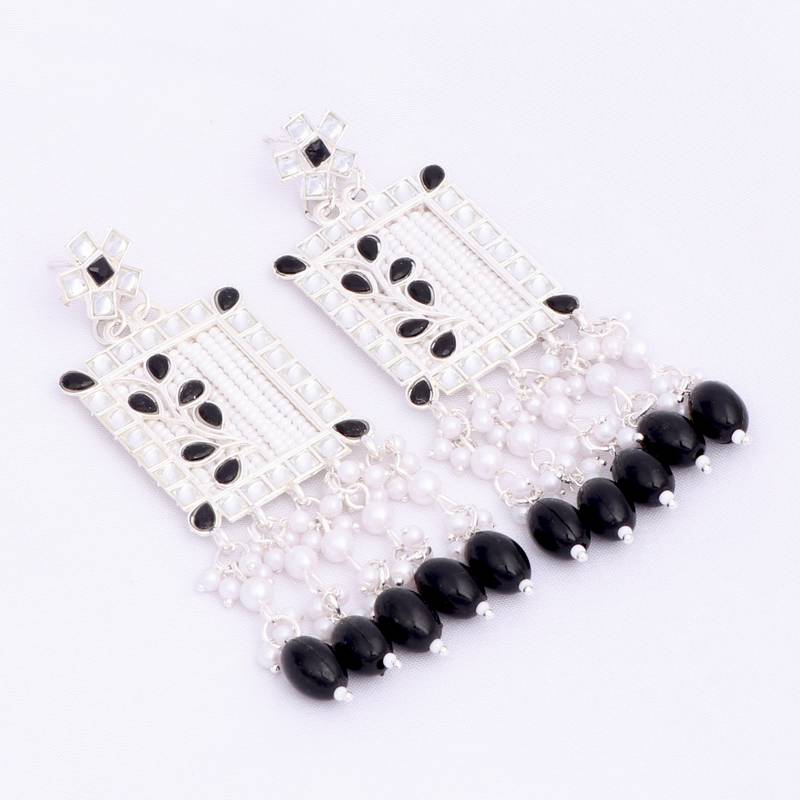 Kundan type zumka earring for girls