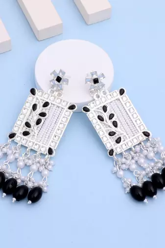 Kundan type zumka earring for girls