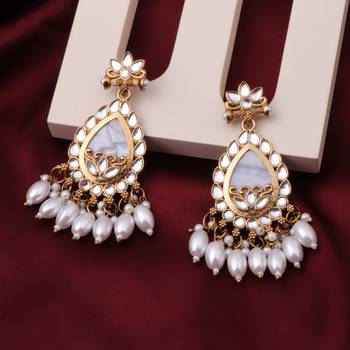 Kundan type zumka earring for girls 1