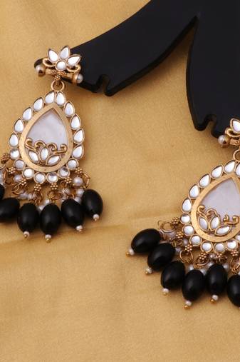 Kundan type zumka earring for girls