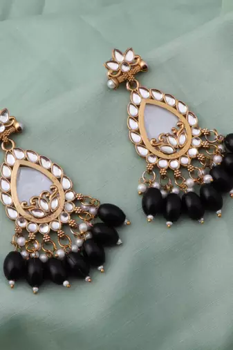 Kundan type zumka earring for girls