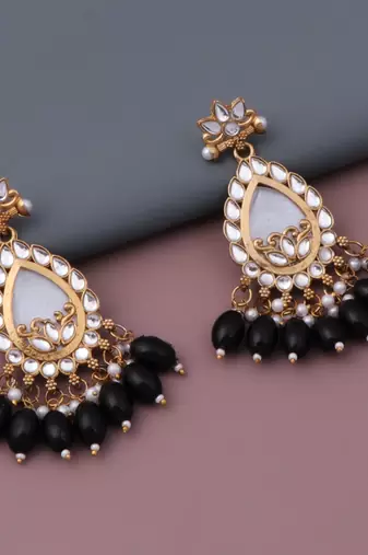 Kundan type zumka earring for girls