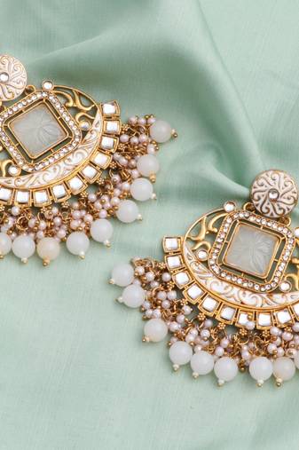 Kundan type zumka earring for girls