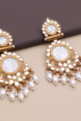 Kundan type zumka earring for girls