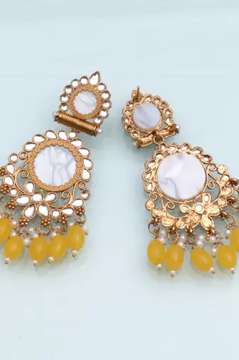 Kundan type zumka earring for girls
