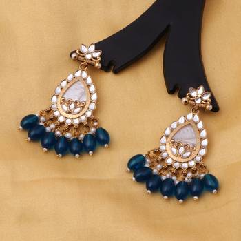 Kundan type zumka earring for girls 1