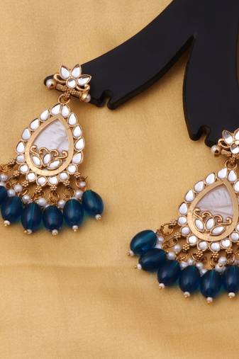 Kundan type zumka earring for girls