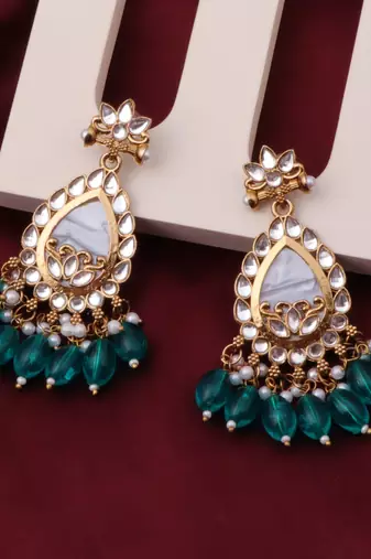 Kundan type zumka earring for girls