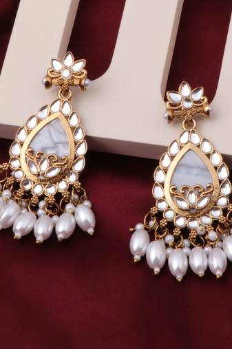 Kundan type zumka earring for girls