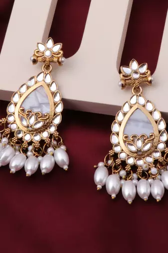 Kundan type zumka earring for girls