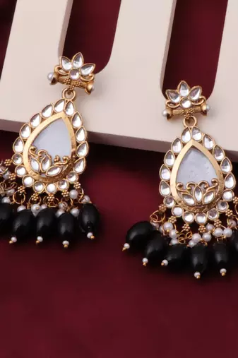 Kundan type zumka earring for girls