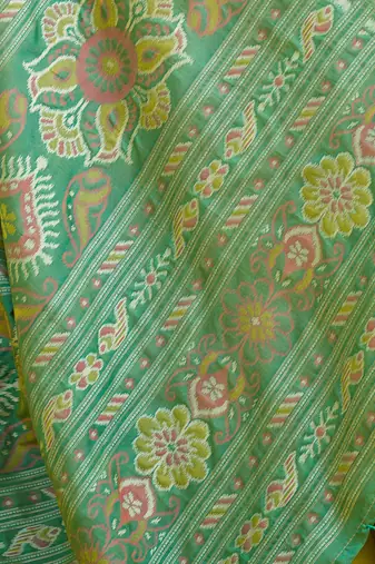 Yellow pochampalli silk blend saree for women 