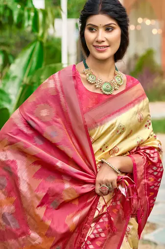 Cream pochampalli silk blend saree 