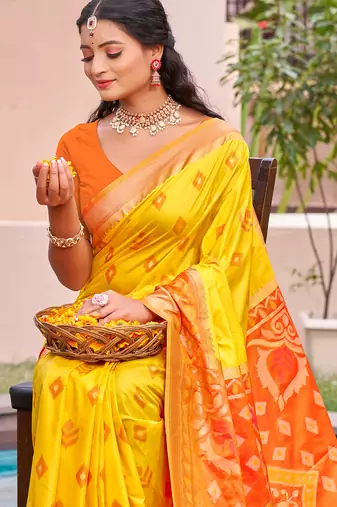 Yellow pochampalli silk blend saree 