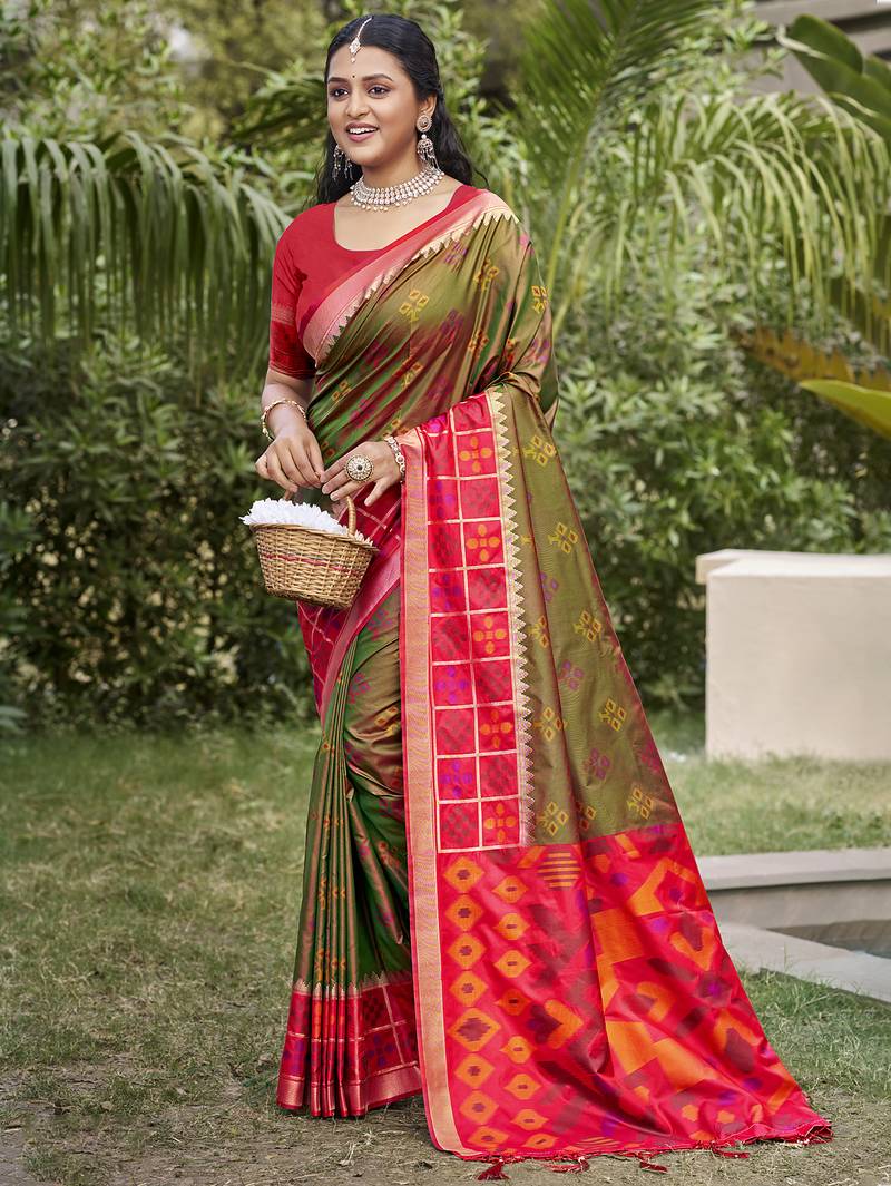 Mhendi green pochampalli silk blend saree | elegant traditional wedding & festive wear saree