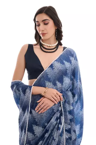 art silk blend saree with printed design & pallu lace border paired with banglori unstitched blouse