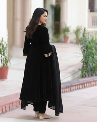 Black Velvet Gotta Lace Work Anarkali 2