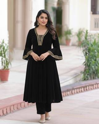 Black Velvet Gotta Lace Work Anarkali 4