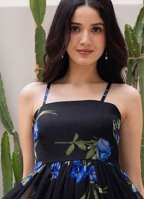 Black color georgette beautiful gown for stylish college looks 2