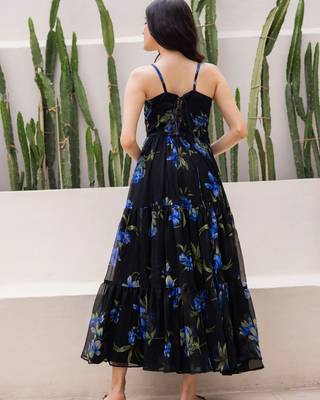Black color georgette beautiful gown for stylish college looks 3
